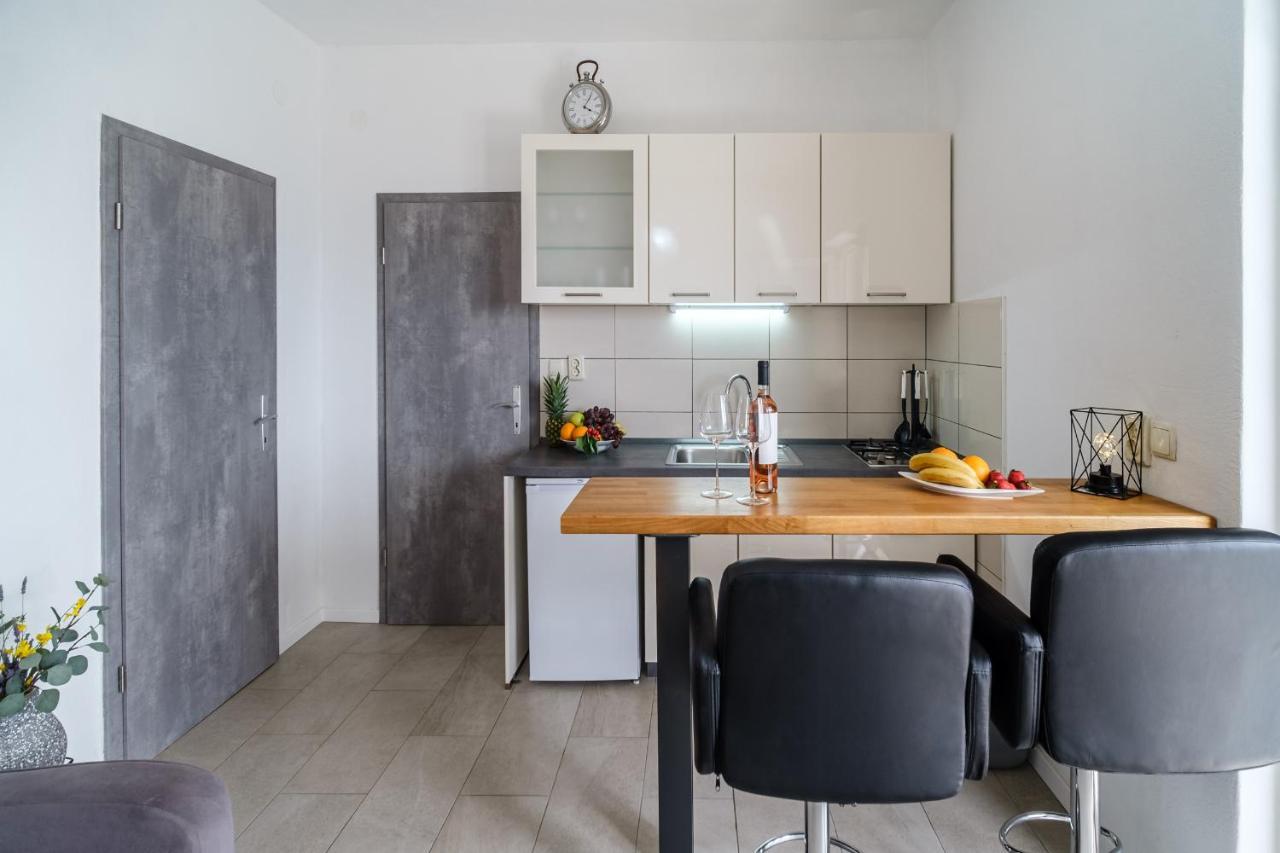 Rooms Plaza Divuje Мурвиця Екстер'єр фото